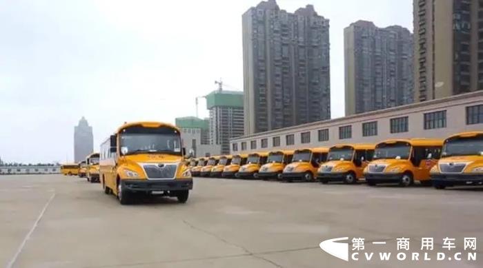 随着旅游客运行业逐渐升温，凭借强劲动力和硬实力，玉柴国六客车动力订单交付不断，为用户带来绿色舒适的出行体验。

