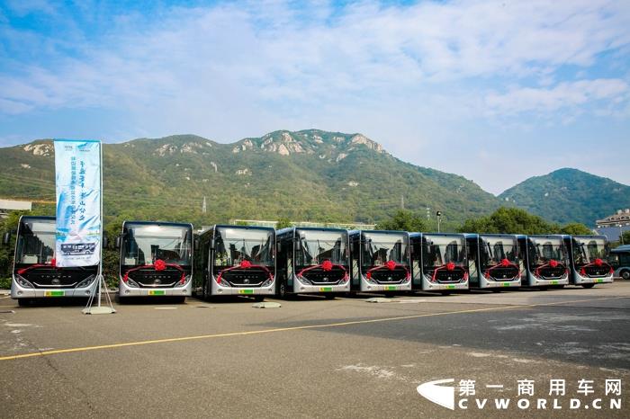 10月22日，舟山市迎来首批宇通轮边驱动纯电动公交车， 20辆公交车将在301路和38路正式上线运营，舟山市新能源公交覆盖率再次得到提升。  