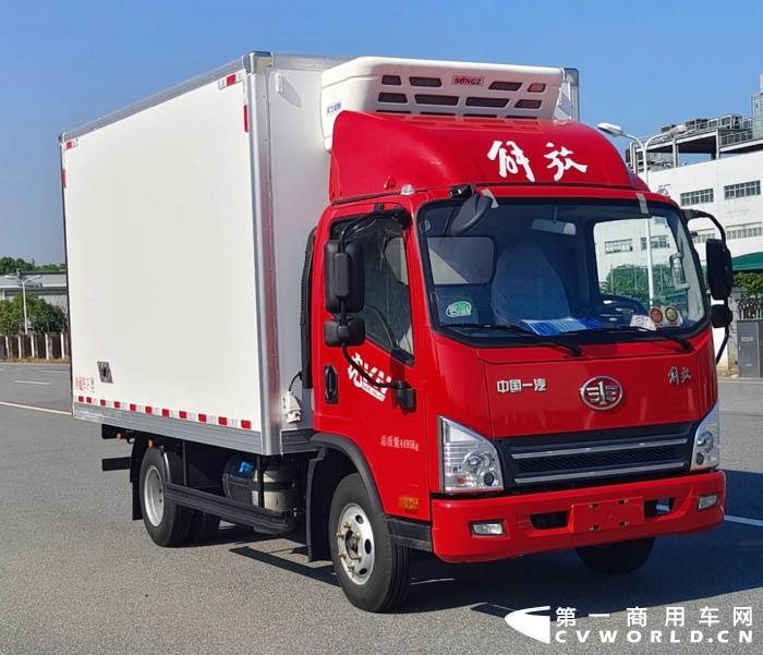 在一汽解放本次申报公示的32款柴油动力新品中，有17款产品搭载自产的解放动力（或可选择搭载解放动力），占比达到53.13%，其中有8款产品解放动力是唯一选择。