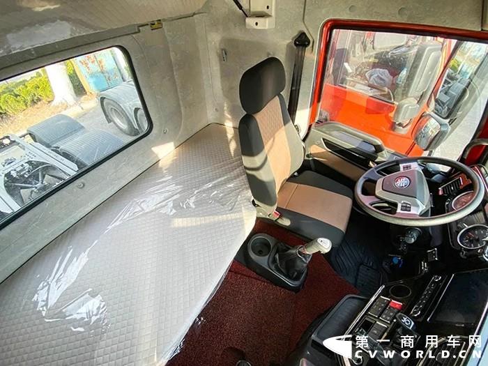 驾驶室.jpg