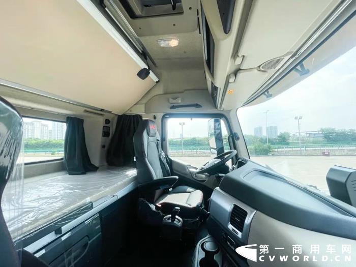 江淮跨越K7正活跃在各个高速、干线上，用速度与可靠为每一份订单护航！