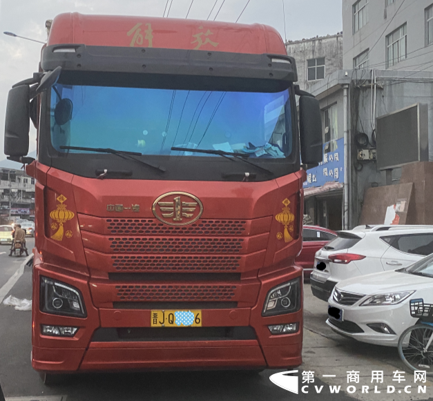 “与十年前相比，现在货运业务越来越难跑了，所以拥有一辆好车至关重要。我跑了十多年运输，开过很多货车。如何选车用车，我有自己的一套标准。当初，在试驾这辆一汽解放青汽JH6载货车时，感觉整车不仅驾乘舒适度高，而且动力性与经济性都不错，便果断入手了。”