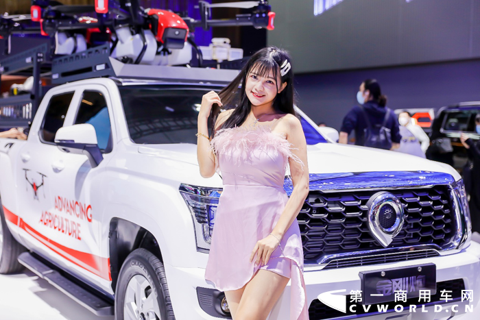 金刚炮、超跑皮卡概念车燃炸广州车展12.png