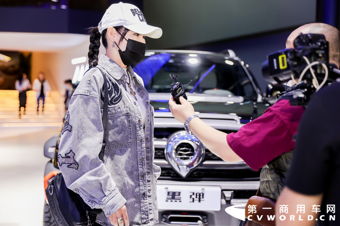 金刚炮、超跑皮卡概念车燃炸广州车展20.png