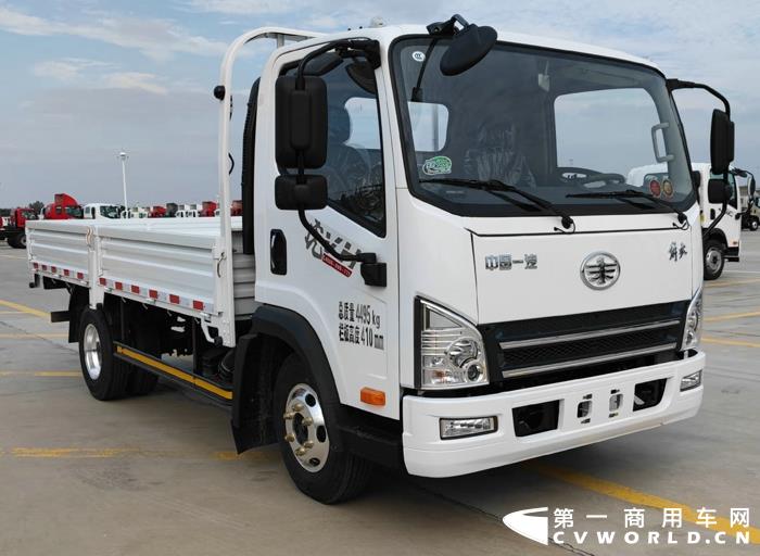 解放轻卡载货汽车.jpg