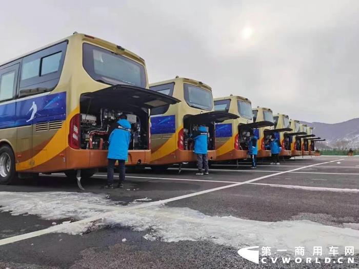 12月5日，张家口赛区两项国际测试赛—2021/2022国际雪联跳台滑雪洲际杯和2021/2022国际雪联北欧两项洲际杯（以下简称：洲际杯）落下帷幕。赛事期间，张家口公交派出多台福田欧辉氢燃料客车为媒体记者提供交通运输服务。