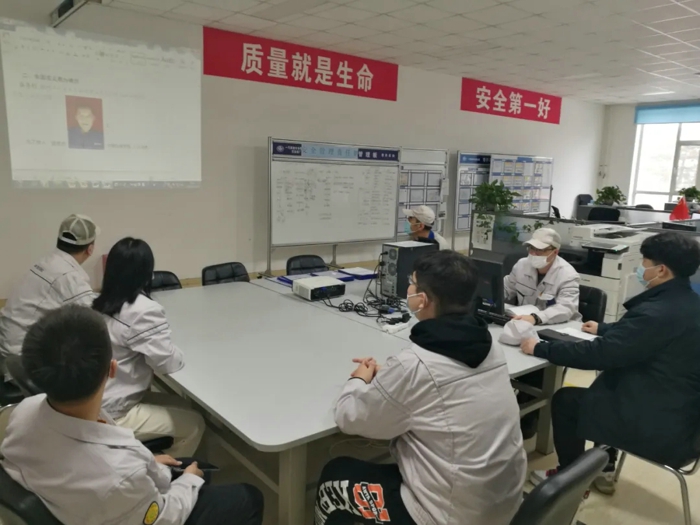 国无德不兴，人无德不立。崇尚美德是中华民族的传统美德。近期，传动事业部开展了“三个100杰出人物”、中央企业系统全国道德模范事迹” 学习宣传活动。