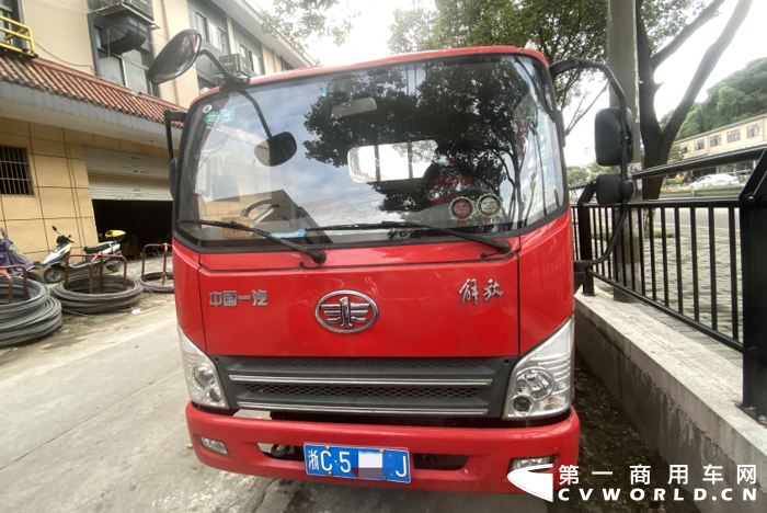 解放国六轻卡助90后卡友在城配市场顺风顺水2.png