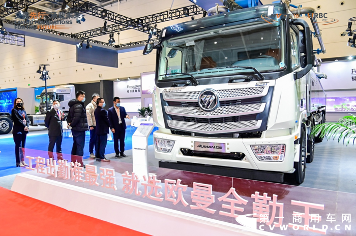  12月21日，“2021世界道路运输与公交车辆大会”在青岛红岛国际会展中心隆重开幕。