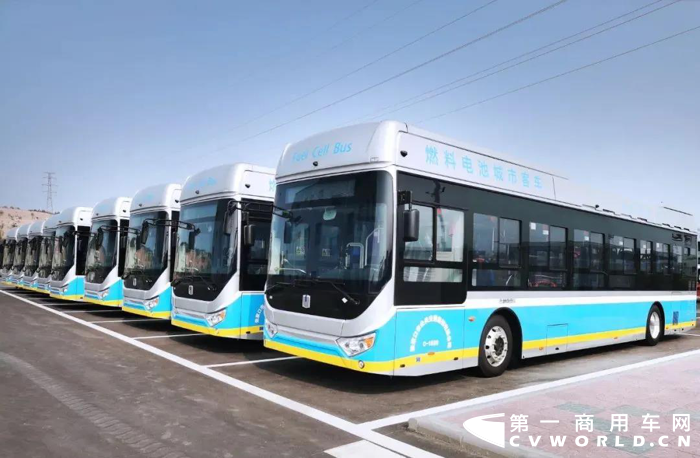 吉利星际氢燃料电池城市客车C12F批量交付张家口市.png