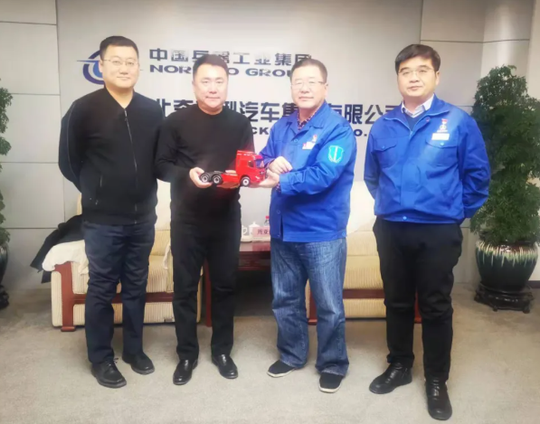 为落实石泰峰书记调研讲话要求，北奔重汽后市场服务发展项目组在公司领导的带领下与公司相关部门协同迅速展开行动，对乌海市市场现状进行调研和规划，在营销公司和驻地分公司的协助下，积极与当地龙头企业交流沟通乌海整体低碳绿色物流解决方案。