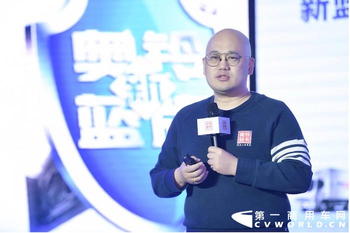 蓝牌新规重磅落地，轻卡行业正式步入新蓝牌时代。枪声已响，谁将会成为轻卡行业最终赢家？站在行业巅峰之位的中国奥铃，如何换道新蓝牌赛道并持续领跑？
