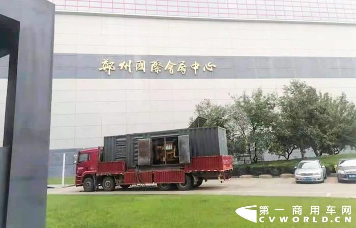 来自河南郑州的李老板，是潍柴发电产品的忠实客户，拥有多台潍柴发电产品。尤其是WP13发电动力，大多租赁给一些工厂、工程、展会等临时用电需求场所。在他眼里，潍柴WP13真不赖，关键时刻顶得住。