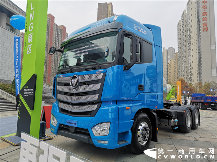 福田戴姆勒欧曼EST天然气牵引车.png