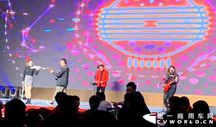 2022年1月20日，货满满与一汽解放战略合作签约仪式在山东潍坊隆重举行！