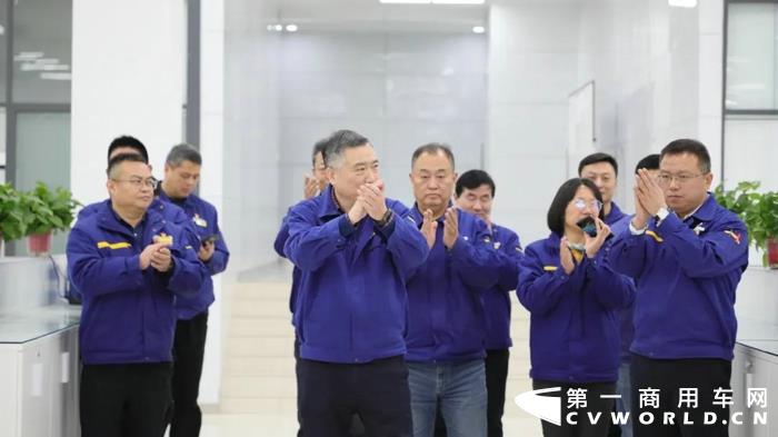 瑞雪迎春，起势冲锋，徐州制造基地已是一片昂扬澎湃。就在此刻，就在眼前，每一个徐汽人的拼搏无畏汇聚出2022的奔涌奋进的洪流。