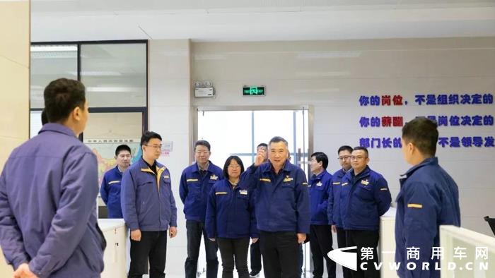 瑞雪迎春，起势冲锋，徐州制造基地已是一片昂扬澎湃。就在此刻，就在眼前，每一个徐汽人的拼搏无畏汇聚出2022的奔涌奋进的洪流。