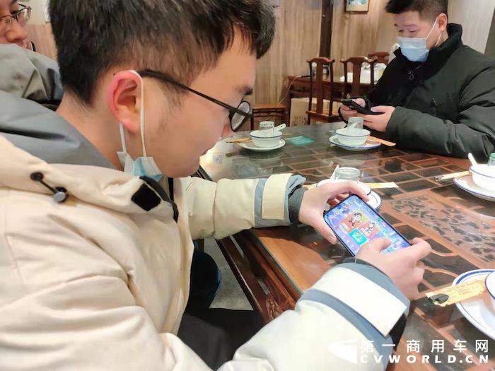 ​发动机事业部积极落实双关心文化，在虎年新春佳节期间除了召开各类劳模先进、各界人士座谈会和走访慰问困难党员、困难职工外，还对春节住宿人员及留驻地营销人员开展春节慰问，在团员青年中开展 “虎虎生威闹新春”新年系列活动，送去企业对职工的关怀，凝聚企业发展的磅礴力量。
