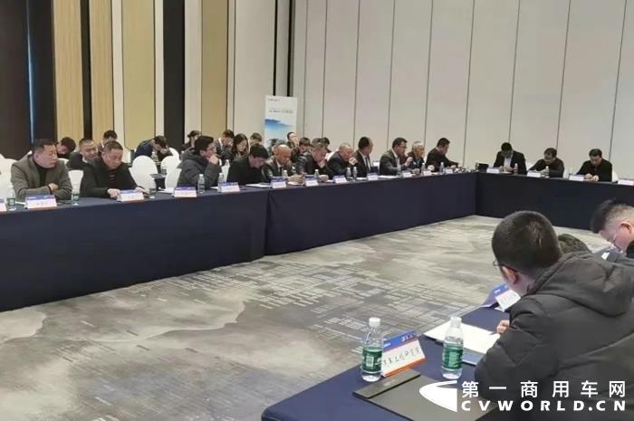 2月14日，以“聚焦 细分 同频 共赢”为主题的陕汽重卡“虎啸行动”2022重庆区域营销誓师大会隆重召开。