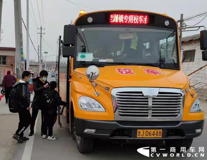 孩子是家庭的希望，民族的未来，营造安全的出行环境需要整个社会的共同努力，也是中通客车不变的追求和目标。