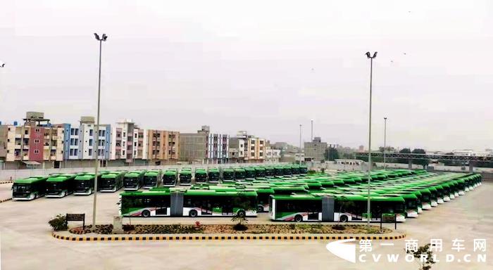 出口巴基斯坦的中通BRT客车.jpg
