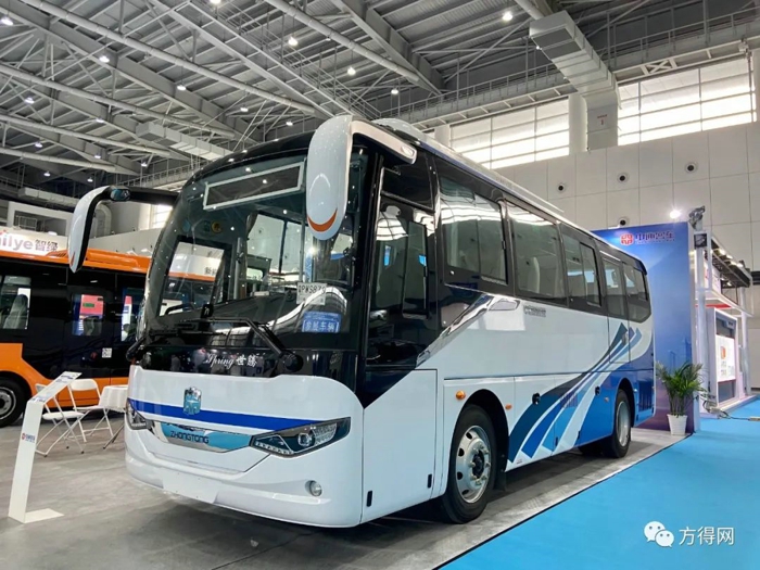 中国客车统计信息网汇总重点19家客车企业数据显示，2022年1月，6米以上新能源客车销量2780辆，与2021年1月基本持平。（注：考虑到目标市场，方得网聚焦客车市场，为车长6米以上车型）