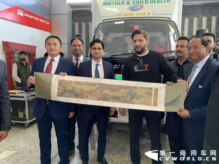专属定制的关爱，福田移动服务车推动巴基斯坦医疗服务能力提升2.jpg