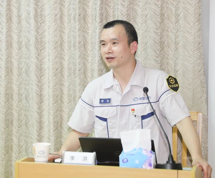 3月16日，新聘领导干部转身培训启动会在发动机事业部培训中心成功召开。