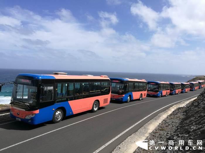 2022年两会，“推动先进装备制造业走出去”继续成为今年两会关注热点，中国制造业正在推动与世界“硬联通”、“软联通”和“心联通”， 作为客车行业领军企业，宇通客车正在积极响应与世界经济、文化全面融合的历史潮流。