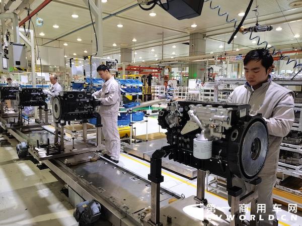 高效率、低成本是企业核心竞争力的体现。解放发动机事业部积极探索生产线提效降本新途径，取得了令人刮目的成绩。