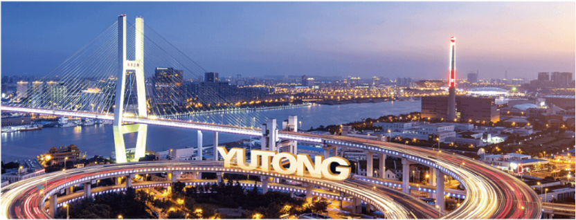 2022年3月28日晚，宇通客车发布2021年社会责任报告，这是其连续第13年发布社会责任报告，对宇通2021年度在企业经营、践行社会责任和可持续发展战略，助力“美好生活”及“和谐社会”建设等方面的努力和成绩进行了全面梳理与总结，再度彰显了宇通作为客车行业龙头企业“为美好出行”的初心不忘，以及一以贯之践行“壮大民族产业，做优秀企业公民”的使命追求。