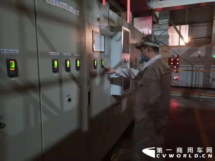 疫情之下使命在肩，他们逆行坚守岗位。