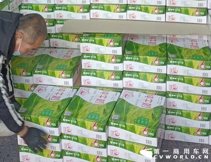 抗疫期间，江淮重卡与卡友、经销商和服务站抗击疫情的身影遍布全国各地。抗疫这条路，道阻且长。胜利这条道，行则将至。我们始终坚信，在大家共同的努力下，终将战胜这场没有硝烟的战争！