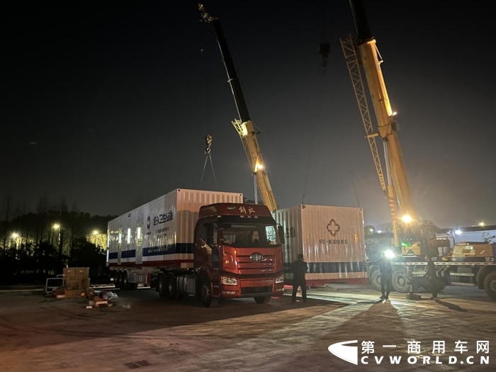 疫情当下，各行各界都为打赢这场“战疫”贡献自己的力量，为应对各种突发状况，解放及解放经销商未雨绸缪，提前制定方案，保障用于防疫的车辆交付。