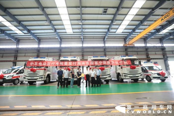 中车“医疗天团”批量交付海南中医院1.jpg