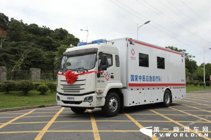 中车“医疗天团”批量交付海南中医院2.jpg