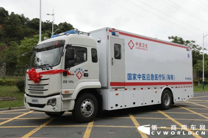 中车“医疗天团”批量交付海南中医院5.jpg