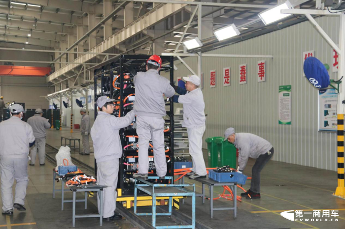 近几年，国内新能源重卡异军突起，尤其是换电重卡，因其降本优势显著，终端市场需求被快速激活，引发行业景气度爆棚。
