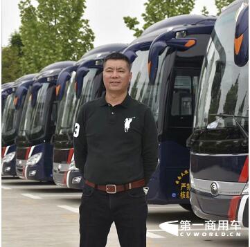 云南旅游市场从6月份的复苏到7月份的火爆，忙碌起来的旅游大巴司机们终于迎来运输市场的强势回归。