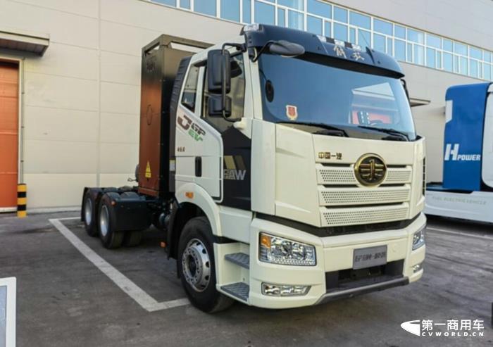 解放J6P充换电一体牵引车.jpg