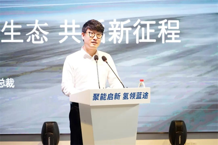 8月16日，以“聚能启新 氢领蓝途”为主题的一汽解放、重塑集团、轻程物联网氢燃料电池汽车交付暨战略签约仪式在重塑集团举办，搭载重塑科技燃料电池系统的100辆一汽解放燃料电池重卡正式交付轻程物联网，成为到目前为止上海燃料电池汽车示范应用单个示范联合体最大规模的车辆交付，为上海燃料电池汽车示范应用工作打造了良好的开端。