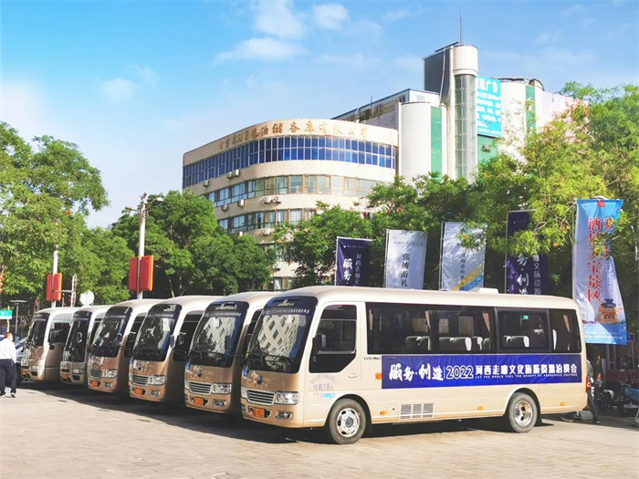 为了更好地保护和利用敦煌的旅游资源，为游客提供安全有序的旅游服务，2017年6月，敦煌文旅交通有限公司正式成立，通过盘活整合旅游资源，使城市旅游功能更加完备，大幅提升了旅游产业核心竞争力。