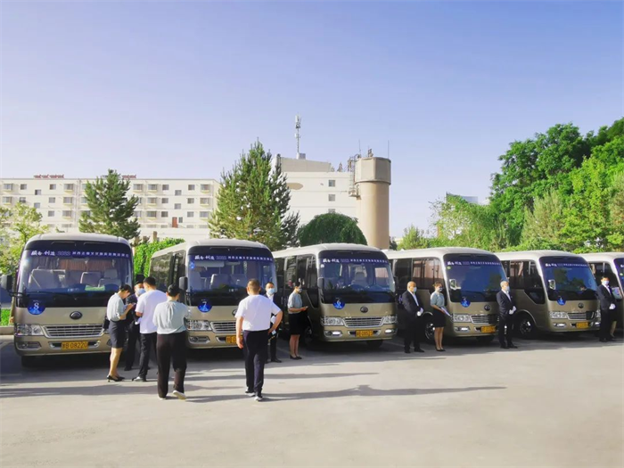 为了更好地保护和利用敦煌的旅游资源，为游客提供安全有序的旅游服务，2017年6月，敦煌文旅交通有限公司正式成立，通过盘活整合旅游资源，使城市旅游功能更加完备，大幅提升了旅游产业核心竞争力。