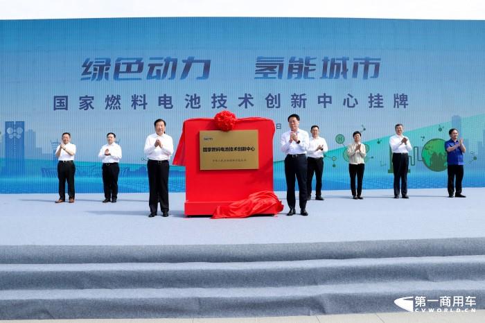 【第一商用车网 原创】氢能商用车是如此多娇，引无数英雄竞折腰。近日，这一新兴领域再度迎来大批量车辆交付。
