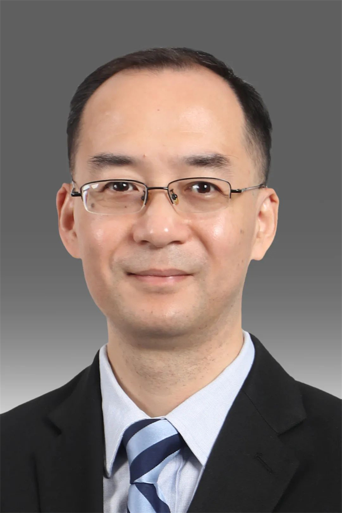 康明斯日前发布人事任命：自10月1日起，康明斯电子与燃油系统中国区总经理陈剑将出任康明斯排放处理系统中国区总经理；康明斯涡轮增压技术中国区总经理刘栋梁将担任康明斯电子与燃油系统中国区总经理。在新安排宣布之前，刘栋梁还将继续负责涡轮增压技术中国区业务。