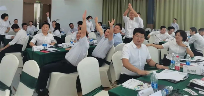 9月24日中车电动中高层管理者暨后备管理人才“4D领导力与卓越团队建设”专题培训班顺利结业什么是“4D领导力”呢？