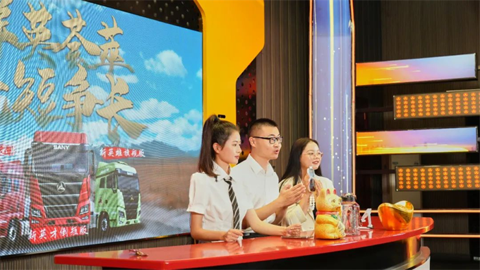 10月25日，三一重卡『群英荟萃  竞短争长』抢购活动如约启幕。本场抢购可谓意义非凡，不仅推出2022年最后一款抢购首发车型——新英才倒短版395，同时它也是三一重卡有史以来最低价新车首发！短短2小时，10余万卡友引爆直播间，抢购热情丝毫不输“双十一”！