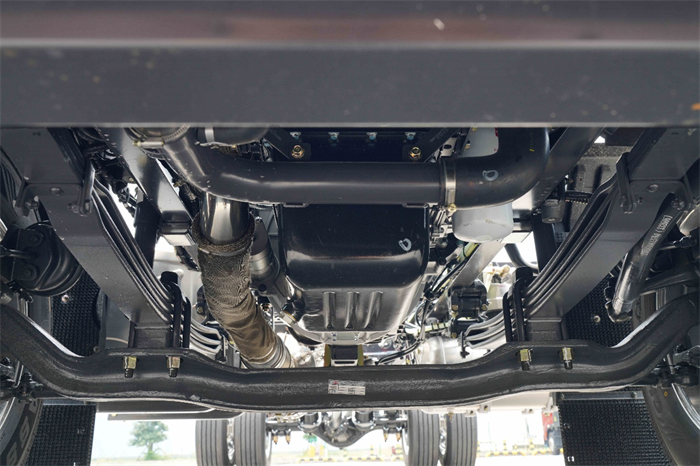 在今年的67客户品牌日上，东风柳汽乘龙发布了新一代准重型平台乘龙H5V。凭借颜值超赞、舒适超享、智能超越、轻量超赚四大优势，乘龙H5V受到了行业以及广大用户的热捧。每一款产品的产生，都离不开众多科研人员的智慧与汗水，乘龙H5V的背后又有哪些故事？