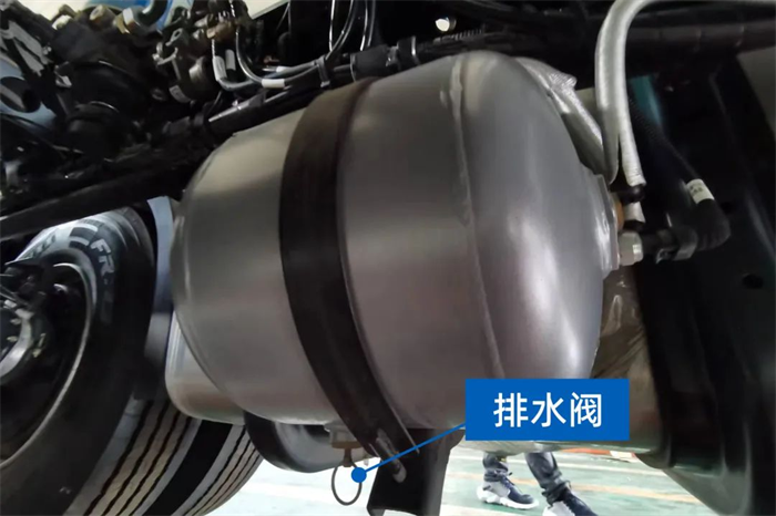 对于赢动AMT而言，整车高压供气系统的养护要注意哪些事项呢？