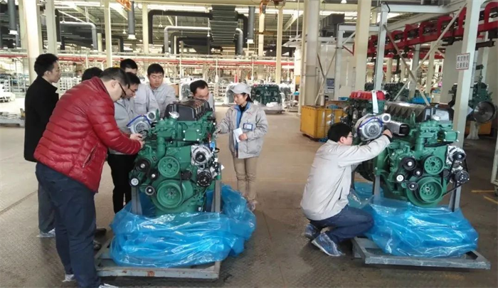 近日，一汽解放发动机事业部正式宣布：所有配套解放J7和鹰途的奥威CA6DM发动机全面贯彻质量达欧标措施。这一举措，标志着解放动力以全新的质量标准迈进国际赛道第一阵营，为实现“中国第一、世界一流”目标提供更加坚强的品质保证。